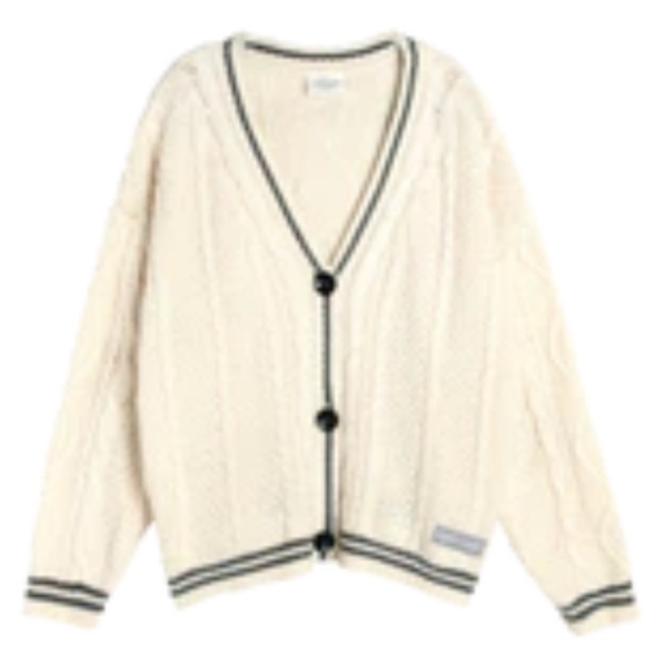 Taylor Swift The Cardigan Folklore 2024 sweater NWT M/L - Picture 10 of 11